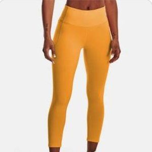 NWT UNDER ARMOUR MERIDIAN WOMENS CROP LEGGINGS